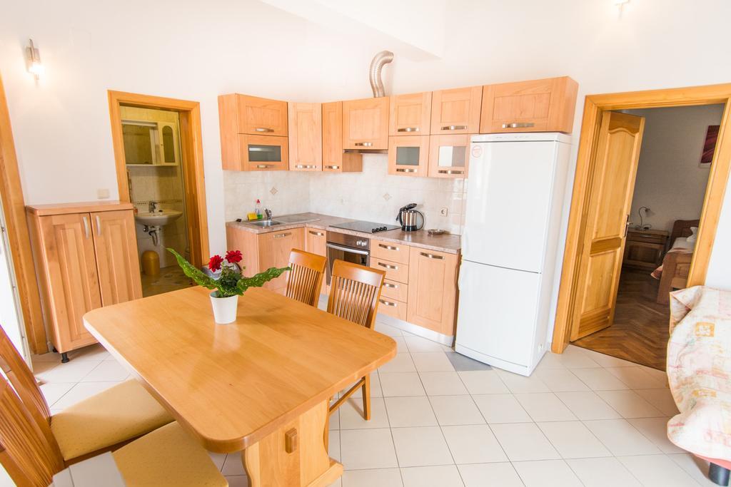 Apartments Basilea Biograd Na Moru Oda fotoğraf