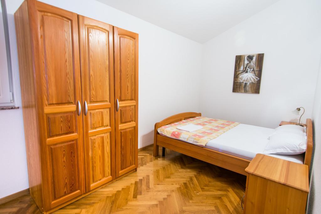 Apartments Basilea Biograd Na Moru Oda fotoğraf