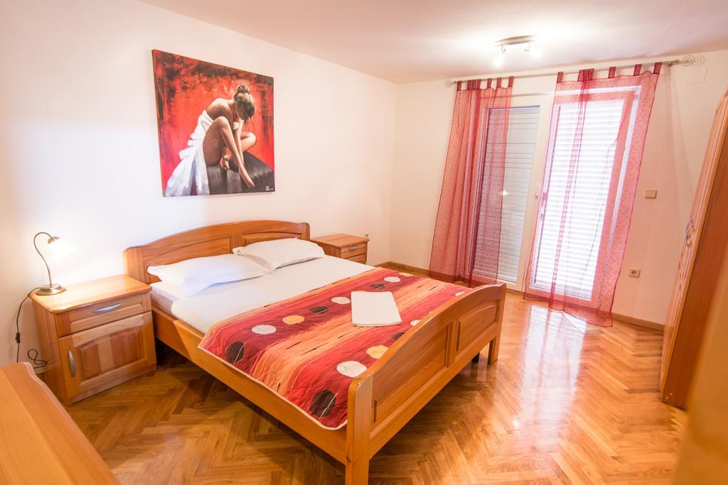 Apartments Basilea Biograd Na Moru Oda fotoğraf