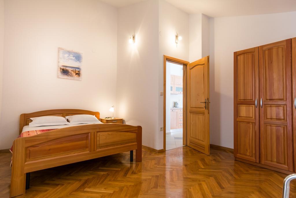 Apartments Basilea Biograd Na Moru Oda fotoğraf