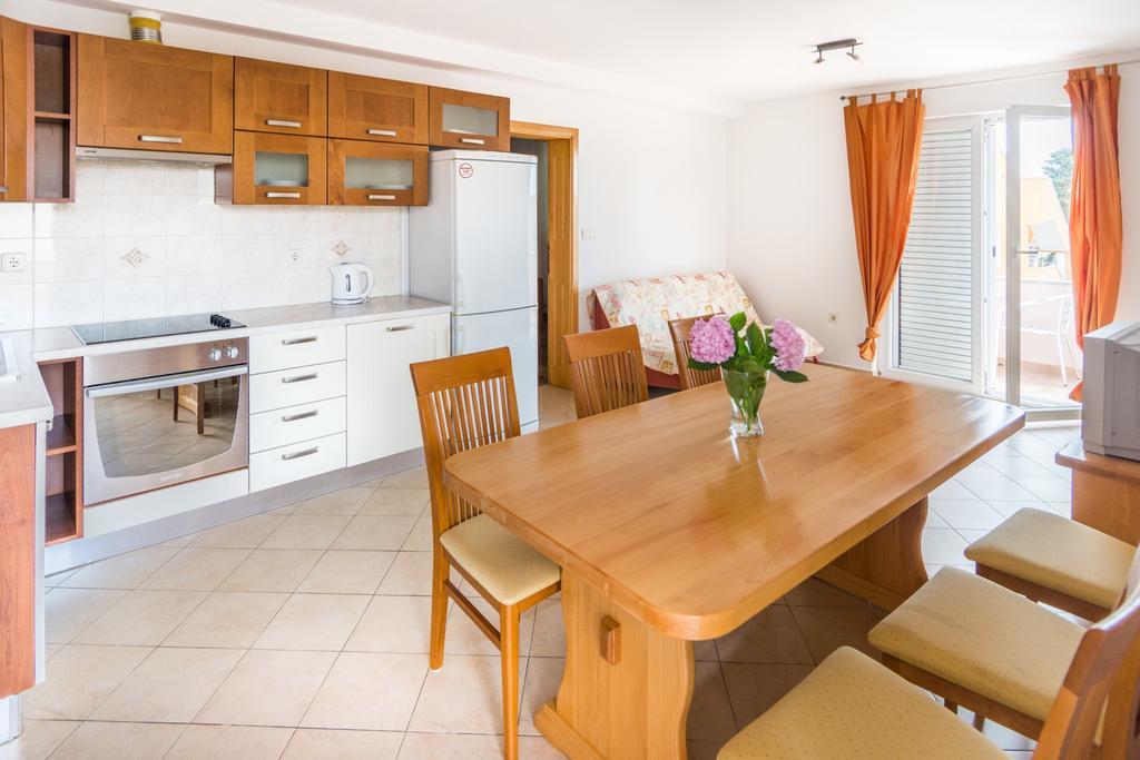 Apartments Basilea Biograd Na Moru Oda fotoğraf
