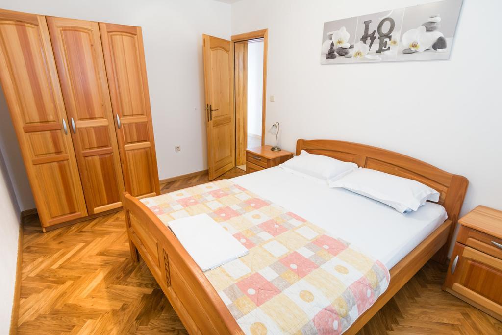 Apartments Basilea Biograd Na Moru Oda fotoğraf