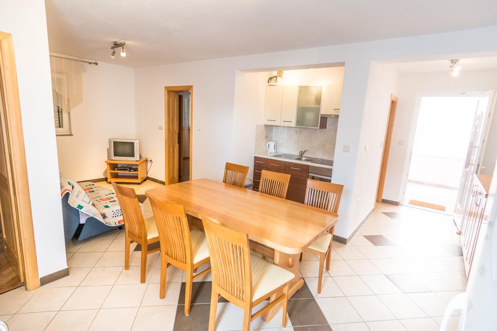 Apartments Basilea Biograd Na Moru Oda fotoğraf